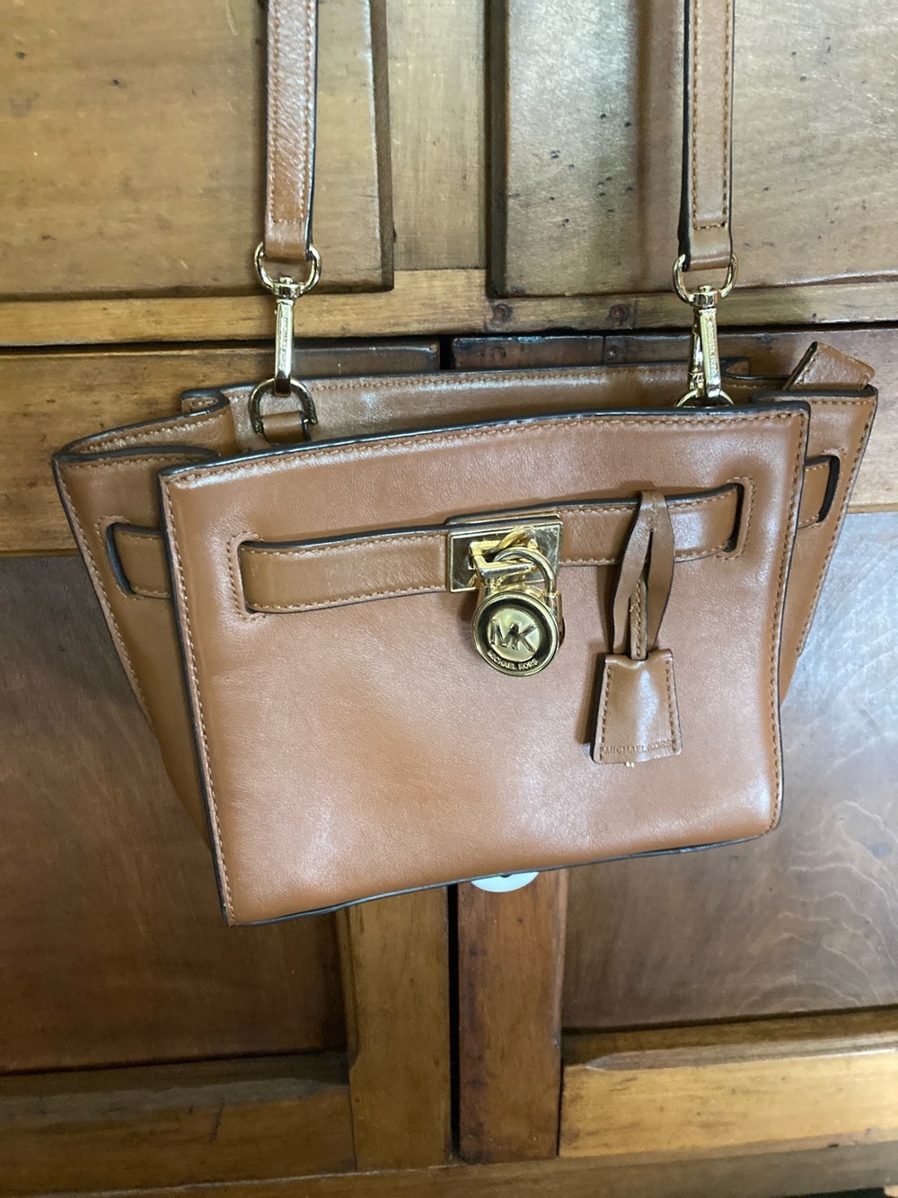Michael Kors Cognac Leather Shoulder Bag with Gold Hardware. Perfect!